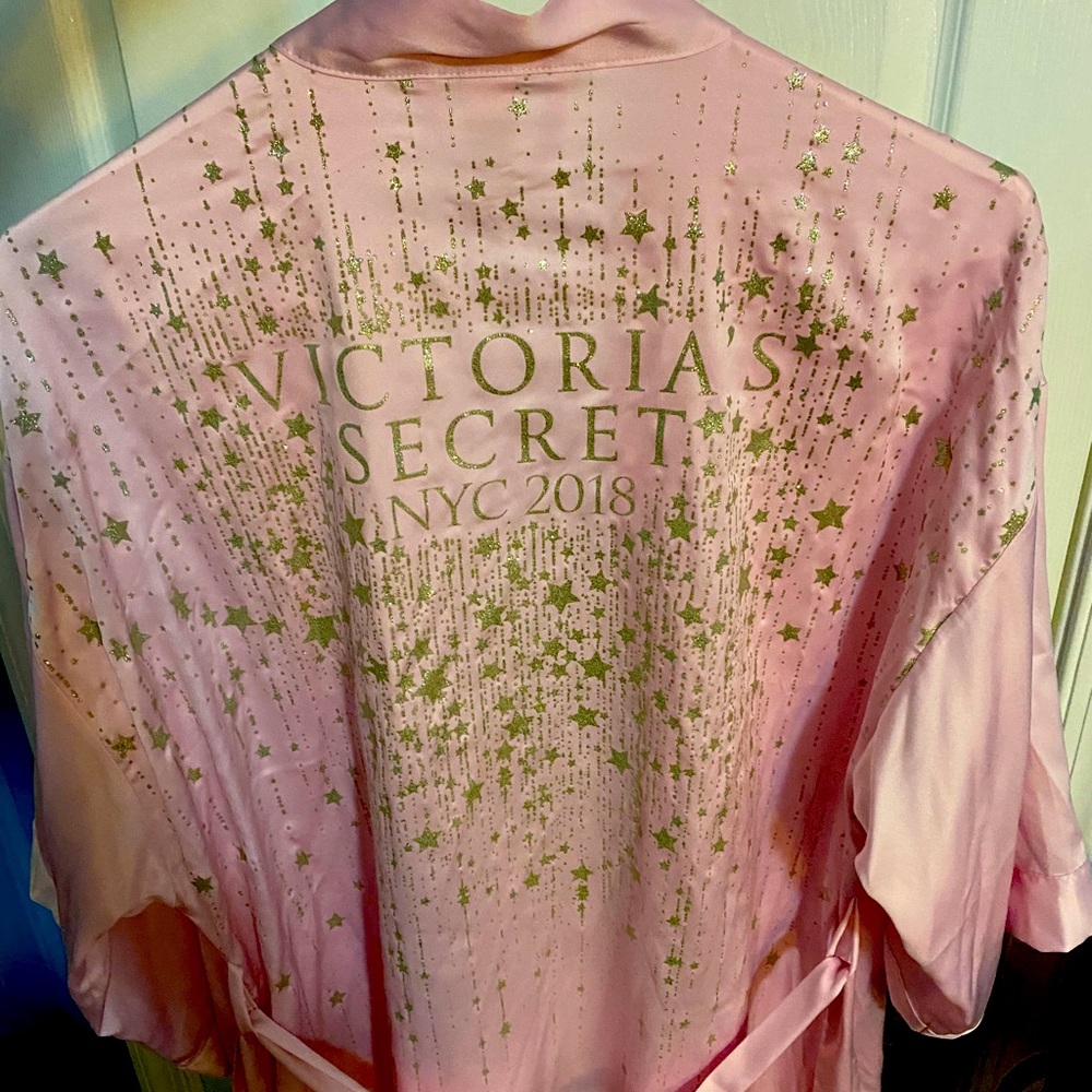 VS robe